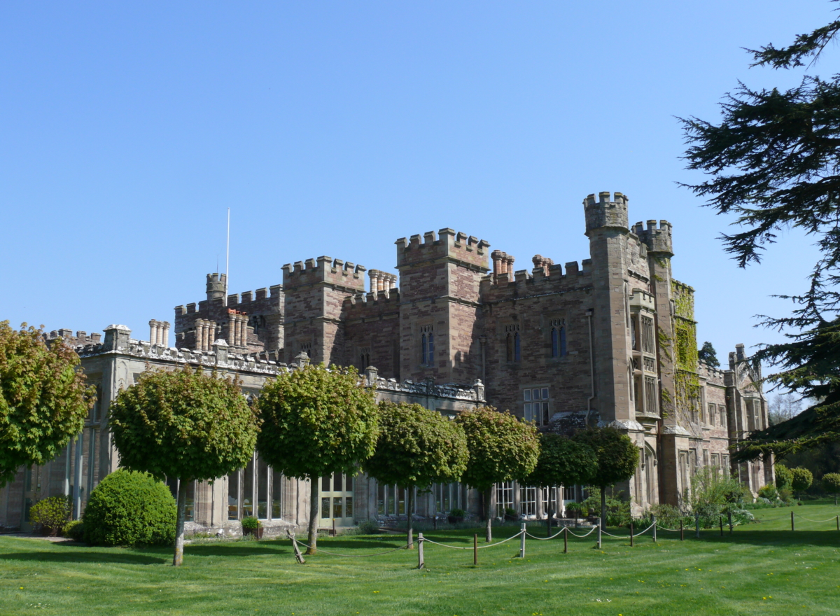 Gallery - Hampton Court Castle